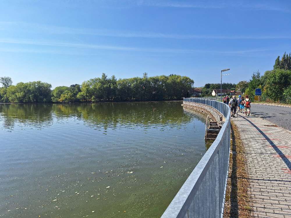 Jdeme kolem rybníku Hrad