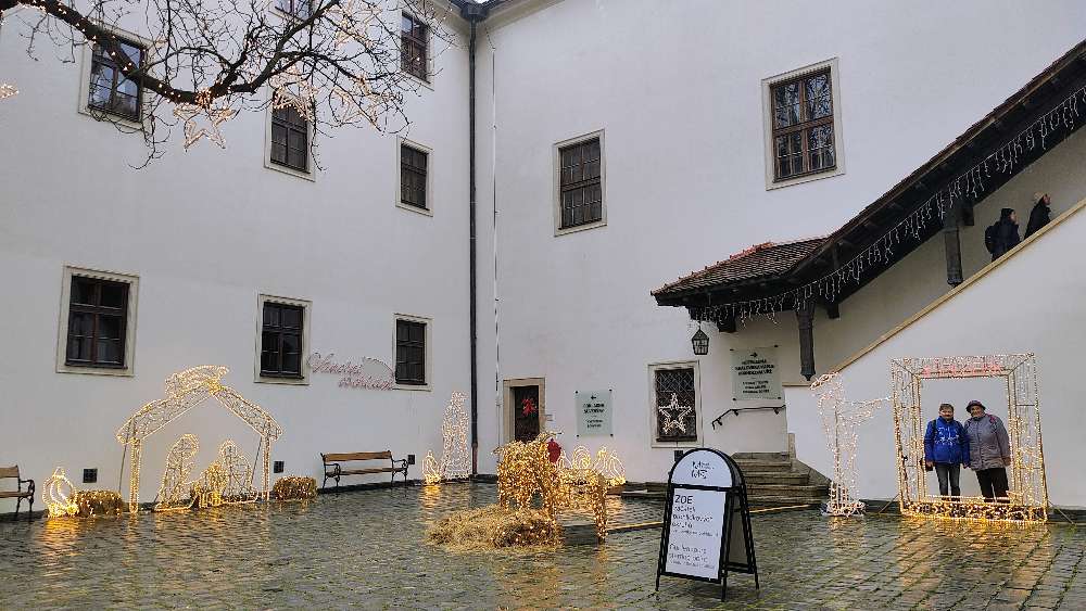 Vánoční světelná výzdoba Špilberku