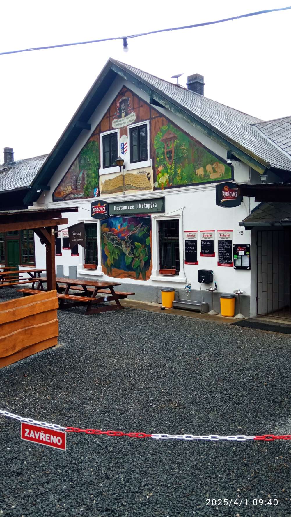 Malovaná Restaurace U Netopýra v Poteplí