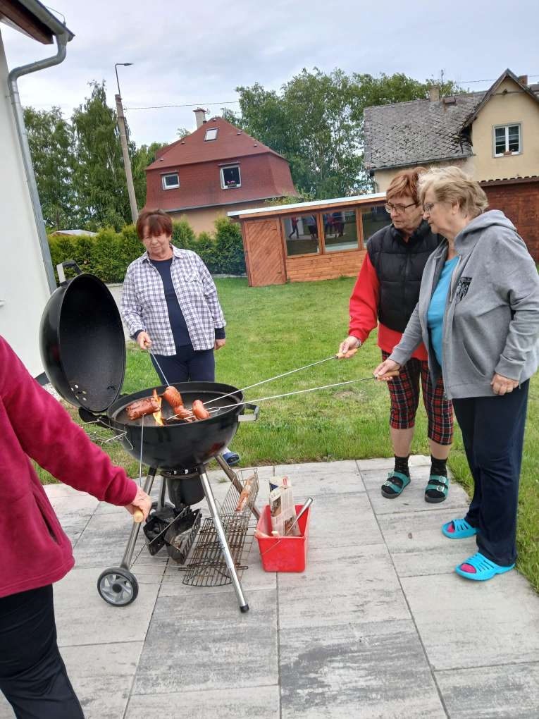 Večer opékání buřtů!