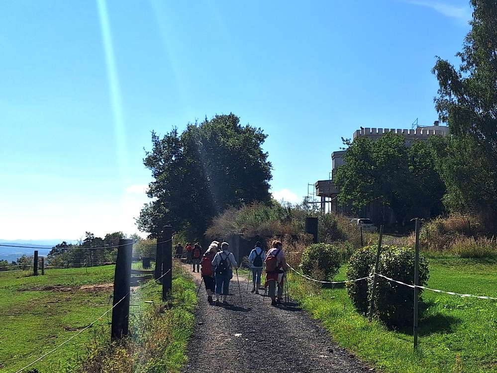 Okolo koňského výběhu