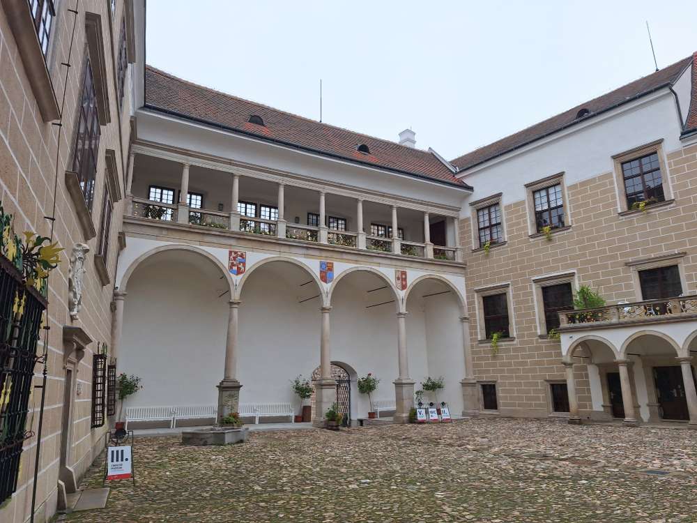 Nádvoří zámku Telč