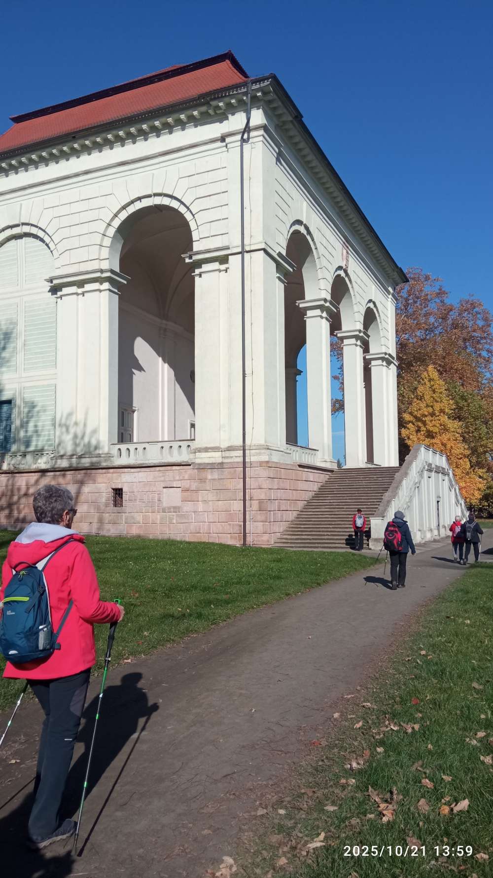 Příchod k Valdštejnské lodžii